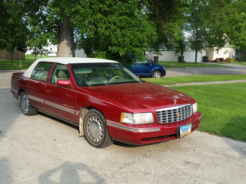 1999 Cadillac Deville for sale by owner in HILLSBORO