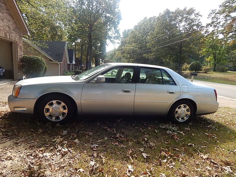 2001 Cadillac Deville for sale by owner in MEMPHIS