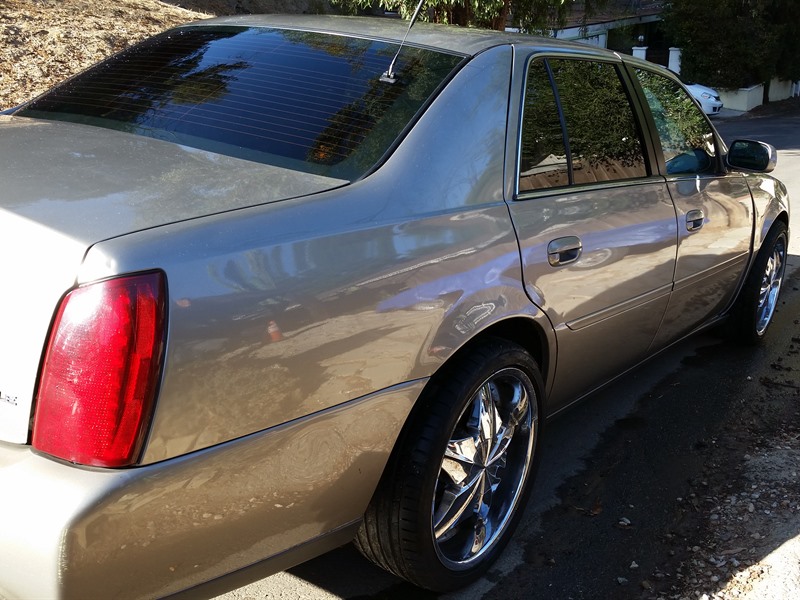 2004 Cadillac DeVille for sale by owner in WOODLAND HILLS