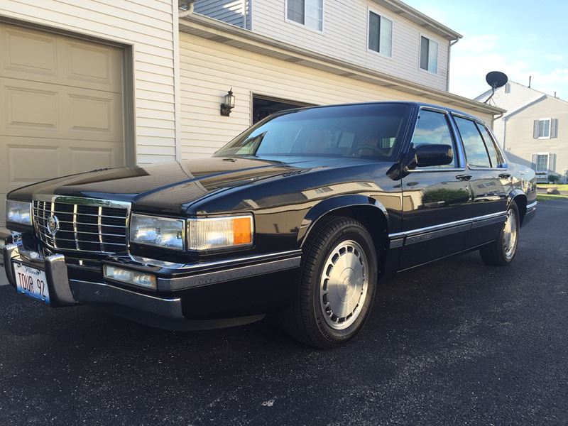 1992 Cadillac DTS for sale by owner in Romeoville