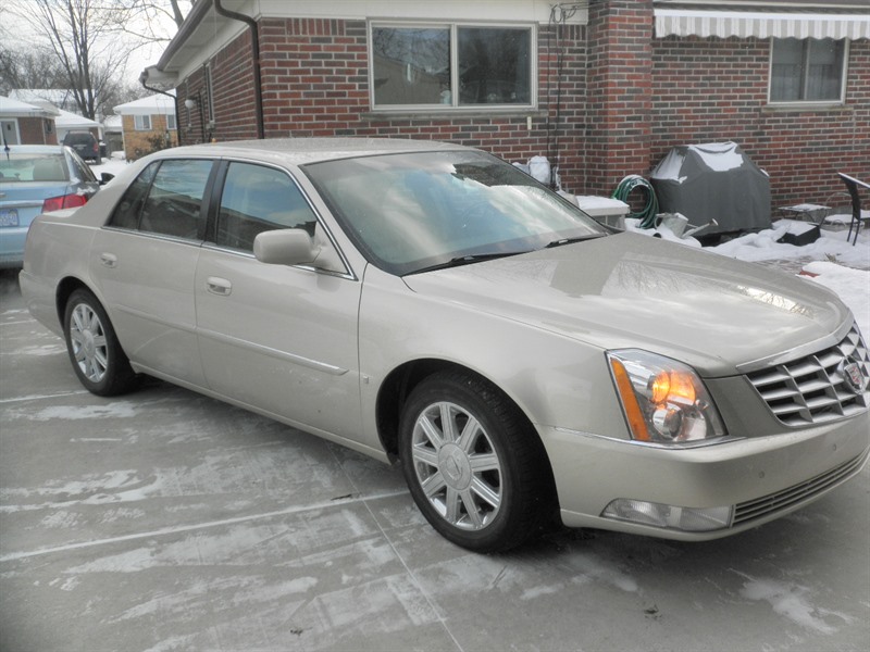 2007 Cadillac DTS for sale by owner in SAINT CLAIR SHORES
