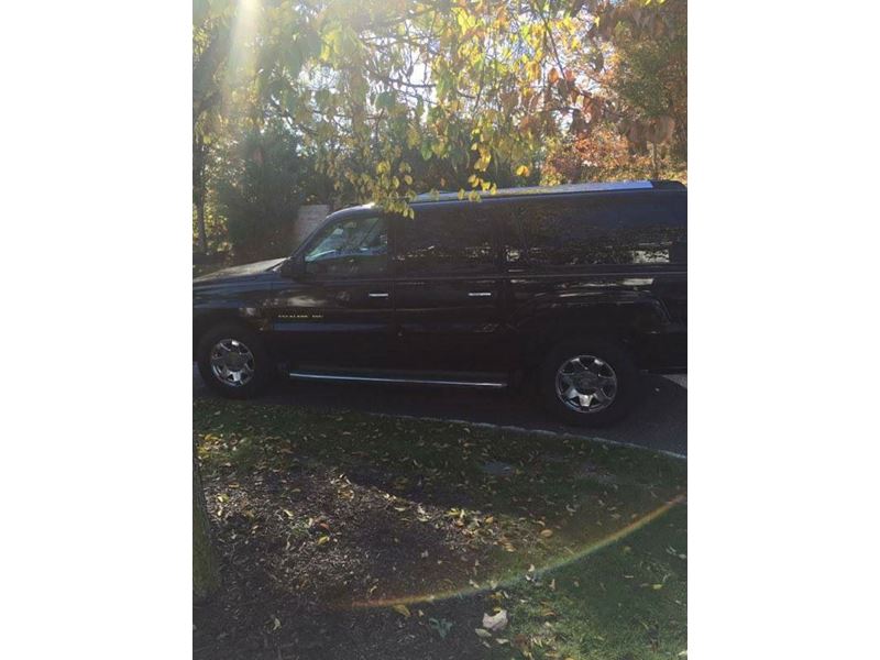 2004 Cadillac Escalade for sale by owner in Coram
