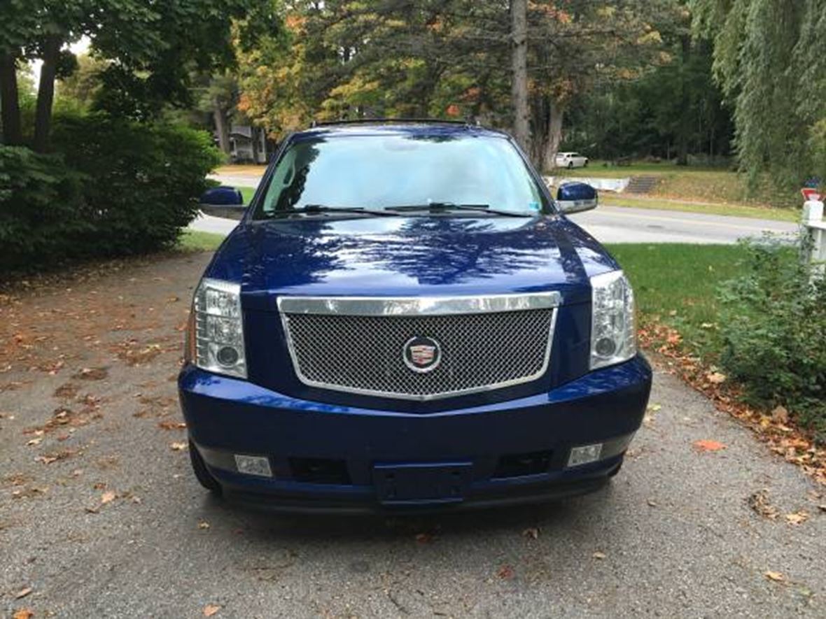 2012 Cadillac Escalade for sale by owner in Macomb