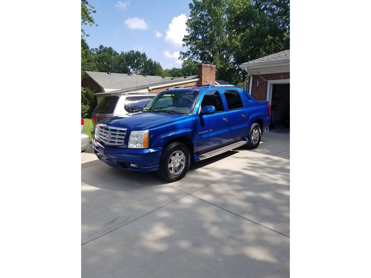 2003 Cadillac Escalade EXT for sale by owner in Louisville
