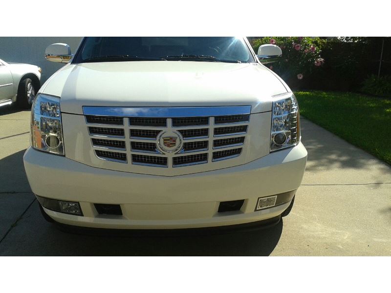 2013 Cadillac Escalade Hybrid for sale by owner in Dallas