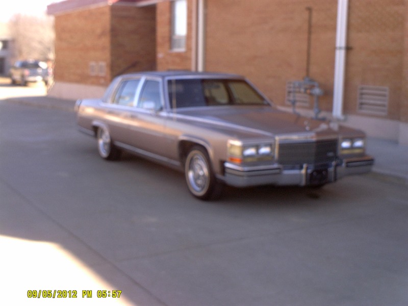 1983 Cadillac Fleet Wood Brougham for sale by owner in TOPEKA