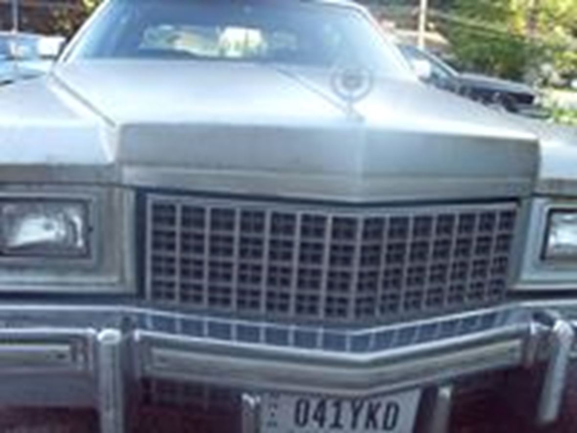 1976 Cadillac Fleetwood for sale by owner in Cleveland