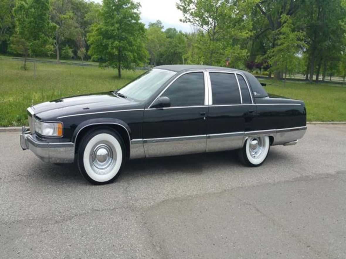 1995 Cadillac Fleetwood for sale by owner in Livonia Center