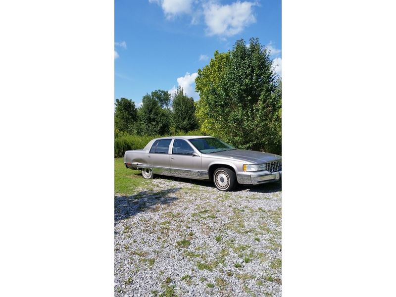 1996 Cadillac Fleetwood for sale by owner in Oak Ridge
