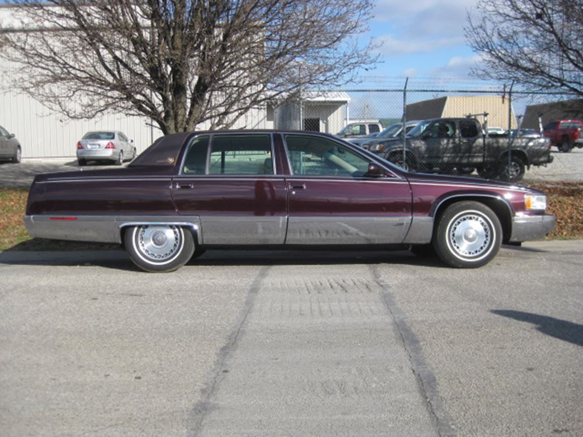 1996 Cadillac Fleetwood for sale by owner in Louisville