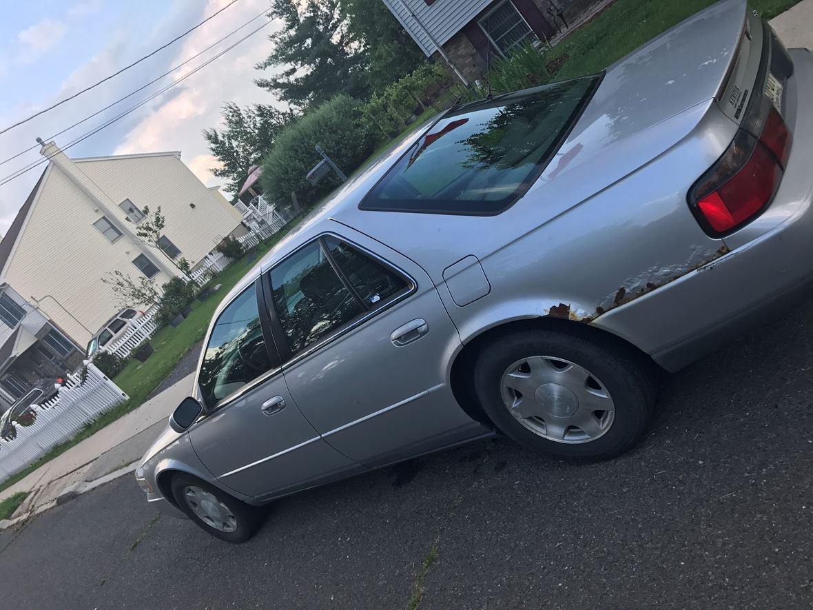 2001 Cadillac Seville for sale by owner in Raritan