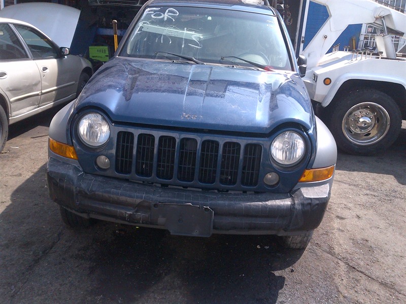 Auto Parts - jeep liberty 2005 for parts