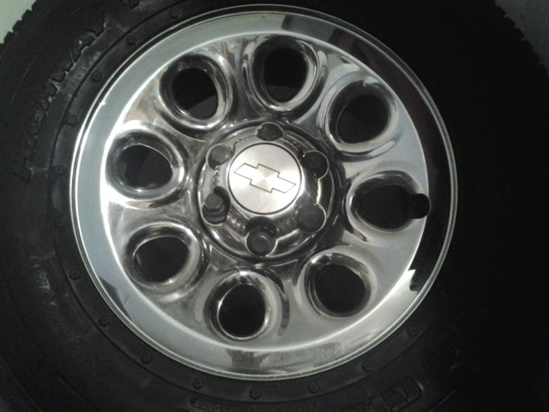 Auto Parts -  2008 Chevy Silverado 17 inch Rims and tires