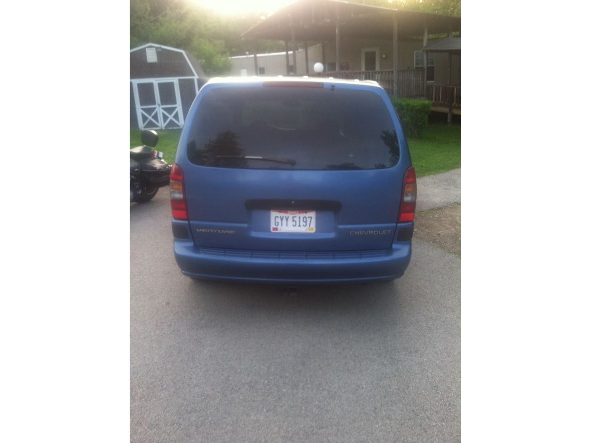 2000 Chevrolet Adventure Van for sale by owner in Youngstown