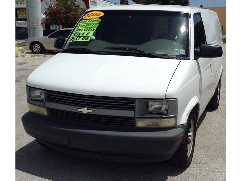 2005 Chevrolet Astro for sale by owner in HOLLYWOOD