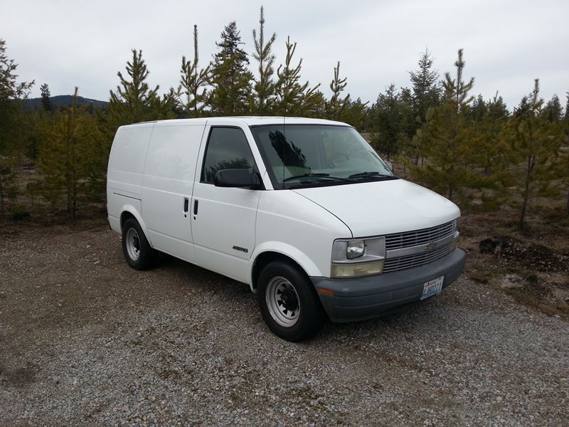 2000 Chevrolet Astro Cargo for sale by owner in Newport