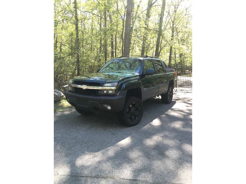 2003 Chevrolet Avalanche for sale by owner in Providence