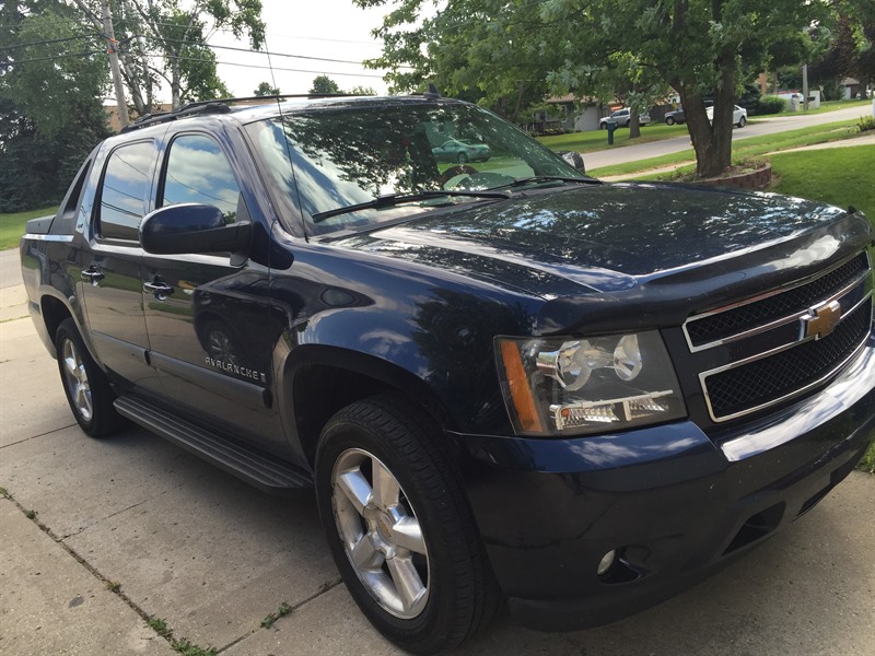 2007 Chevrolet Avalanche for sale by owner in GRAND RAPIDS