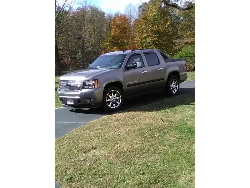 2007 Chevrolet Avalanche for sale by owner in Collinsville