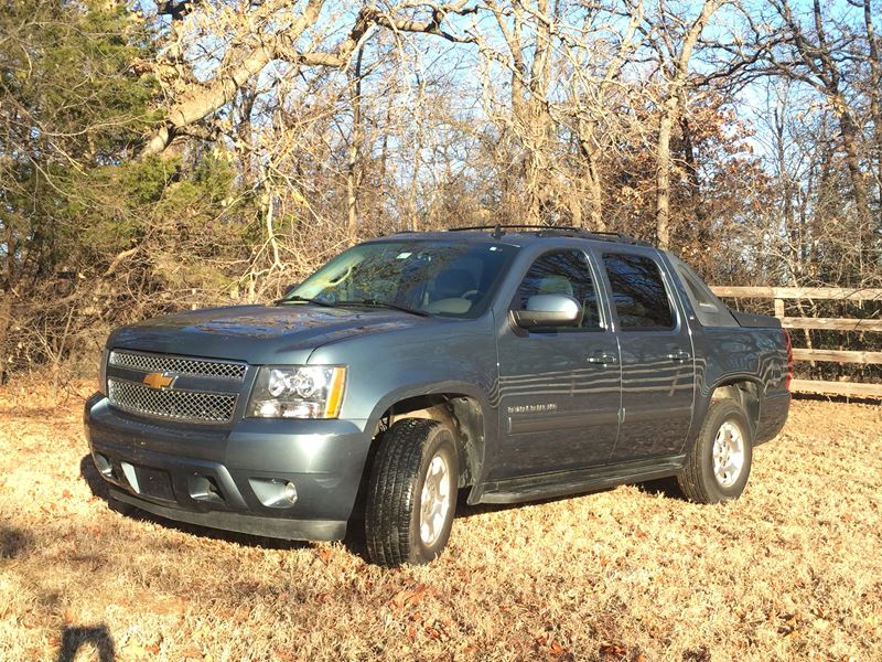 2012 Chevrolet Avalanche for sale by owner in OKLAHOMA CITY