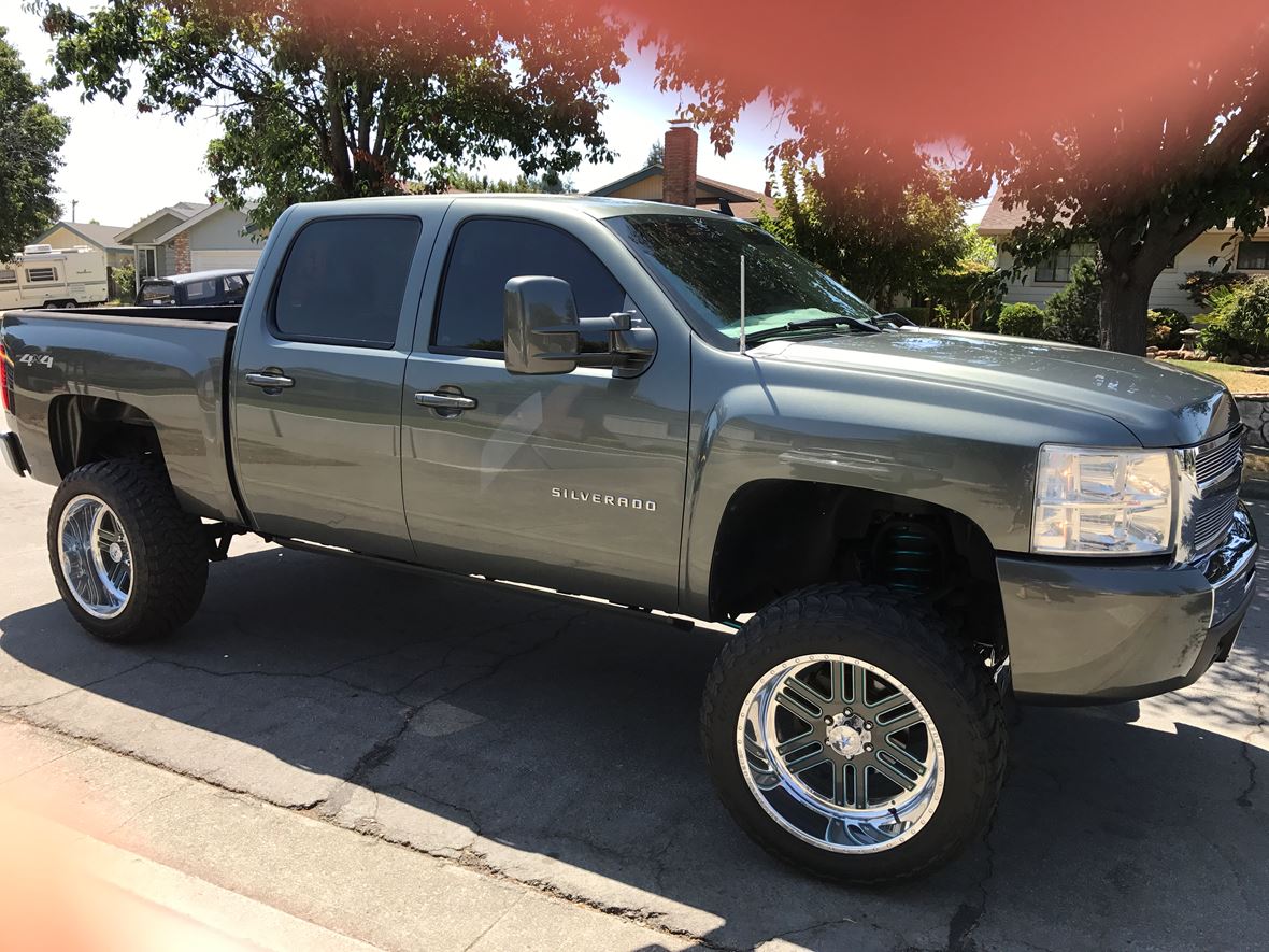 2011 Chevrolet C/K 1500 for sale by owner in Fremont