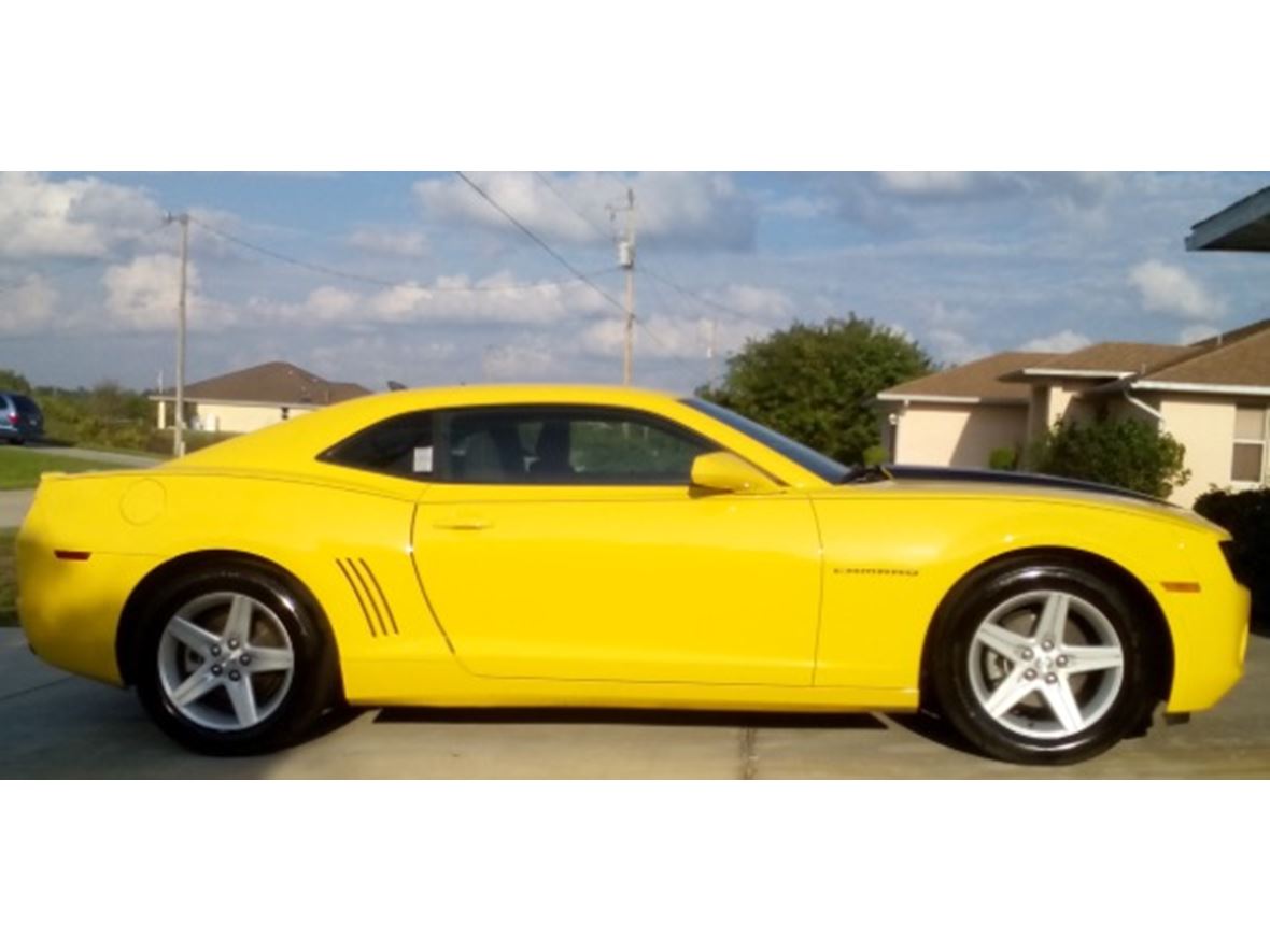 2011 Chevrolet Camaro for sale by owner in Lehigh Acres