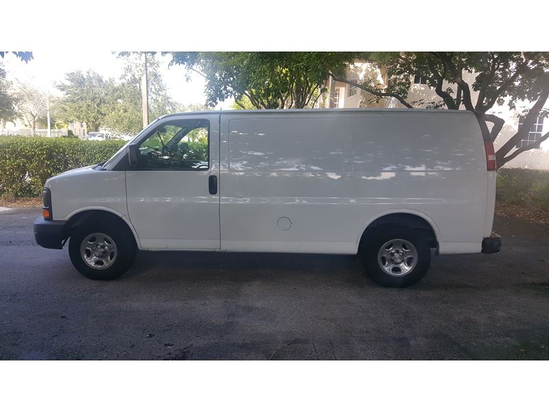 2007 Chevrolet Chevy Van for sale by owner in Fort Lauderdale