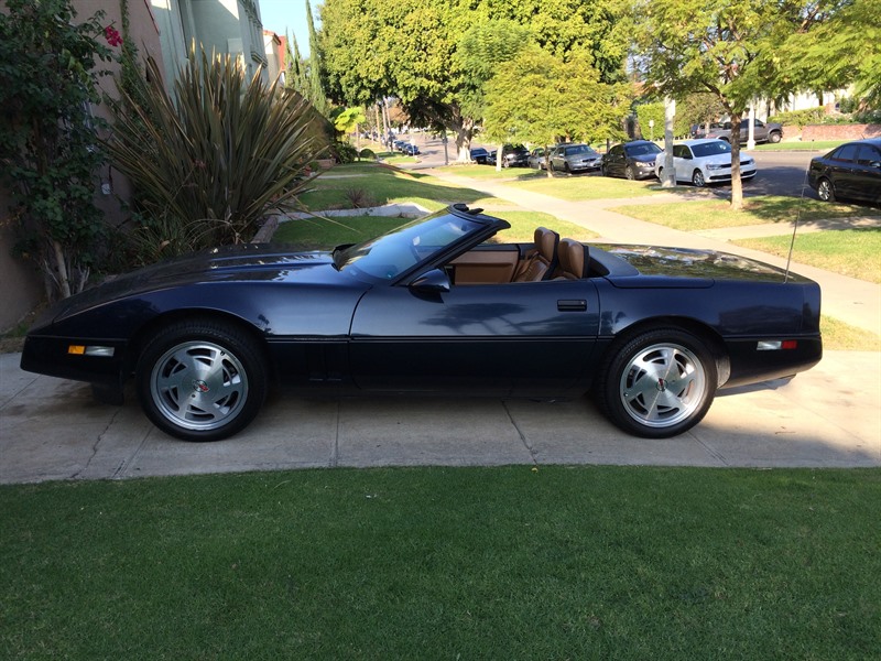 1989 Chevrolet Corvette Convertible for sale by owner in PASADENA
