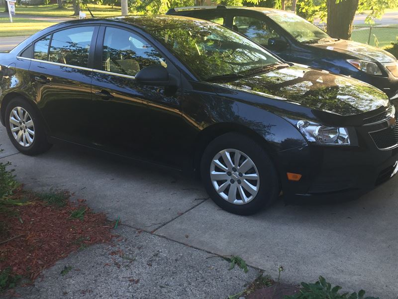 2011 Chevrolet Cruze for sale by owner in GRAND RAPIDS