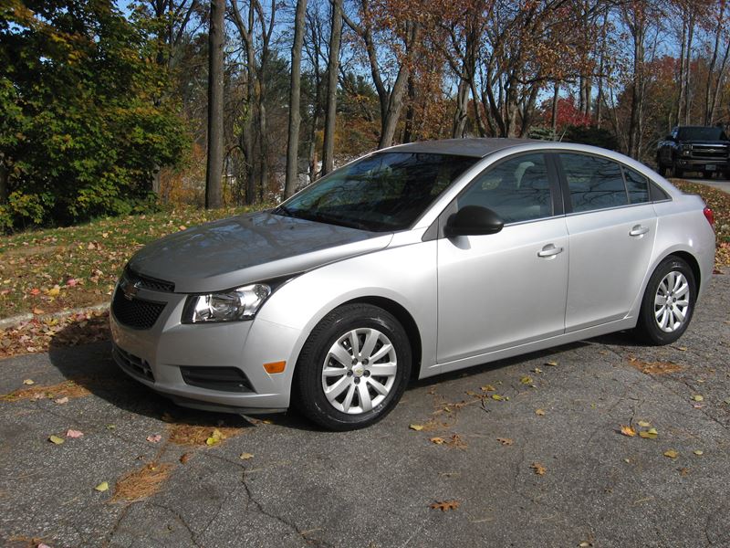 2011 Chevrolet Cruze for sale by owner in MANCHESTER