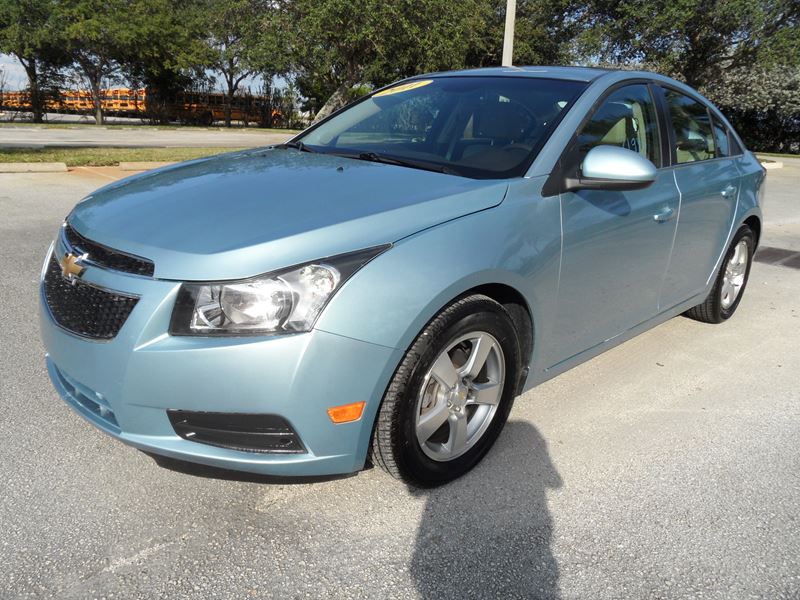 2011 Chevrolet Cruze for sale by owner in Hollywood