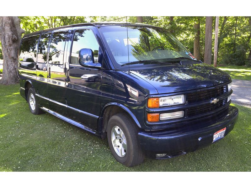 2002 Chevrolet Express for sale by owner in Newton Falls