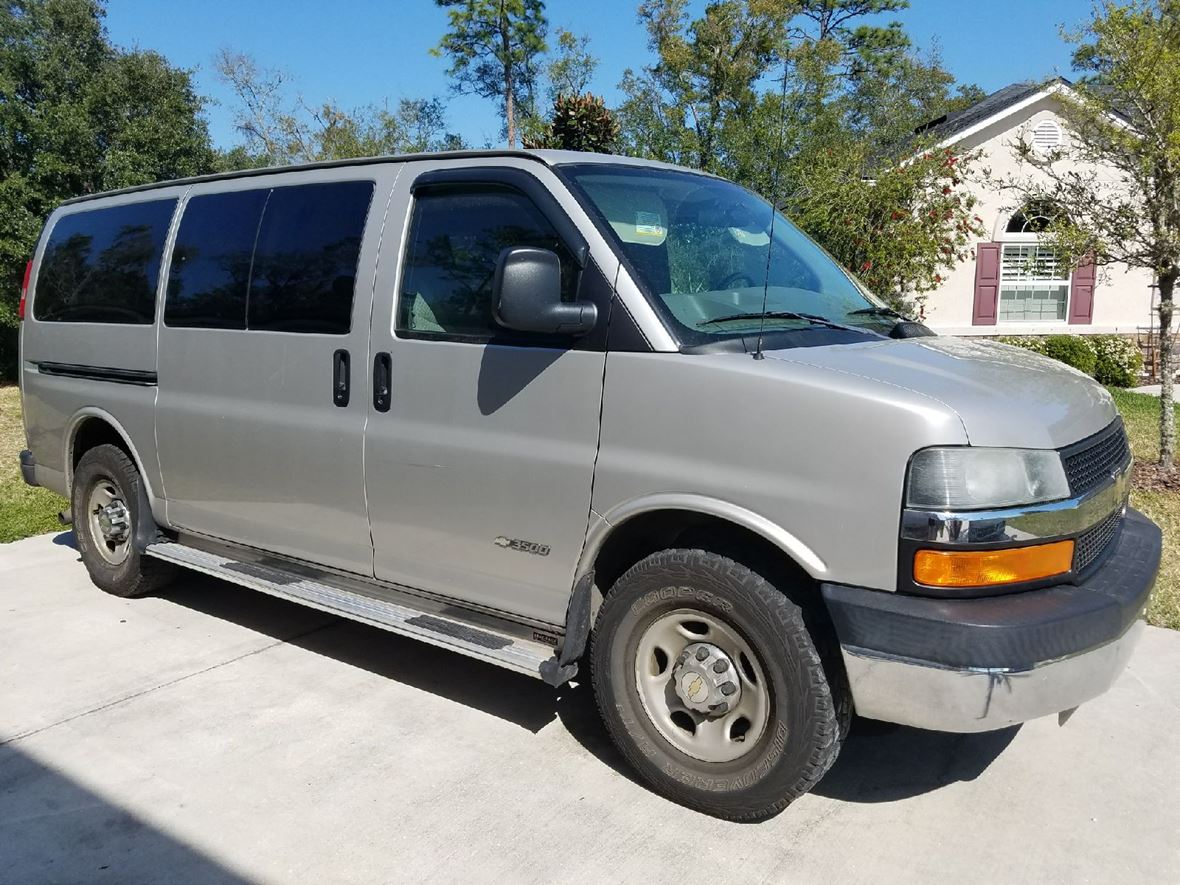 2005 Chevrolet Express 3500 12 passenger for sale by owner in Yulee