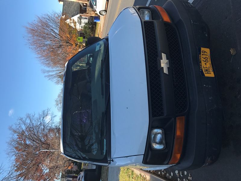 2003 Chevrolet Express Cargo for sale by owner in Flushing