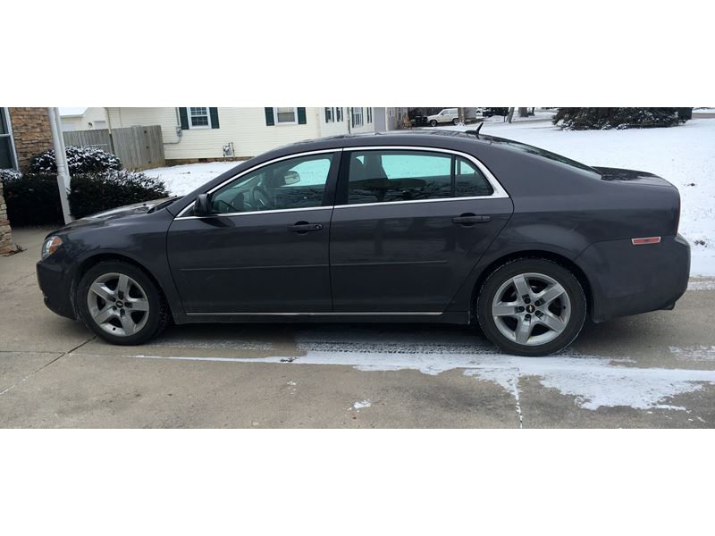 2010 Chevrolet Malibu for sale by owner in Fort Wayne