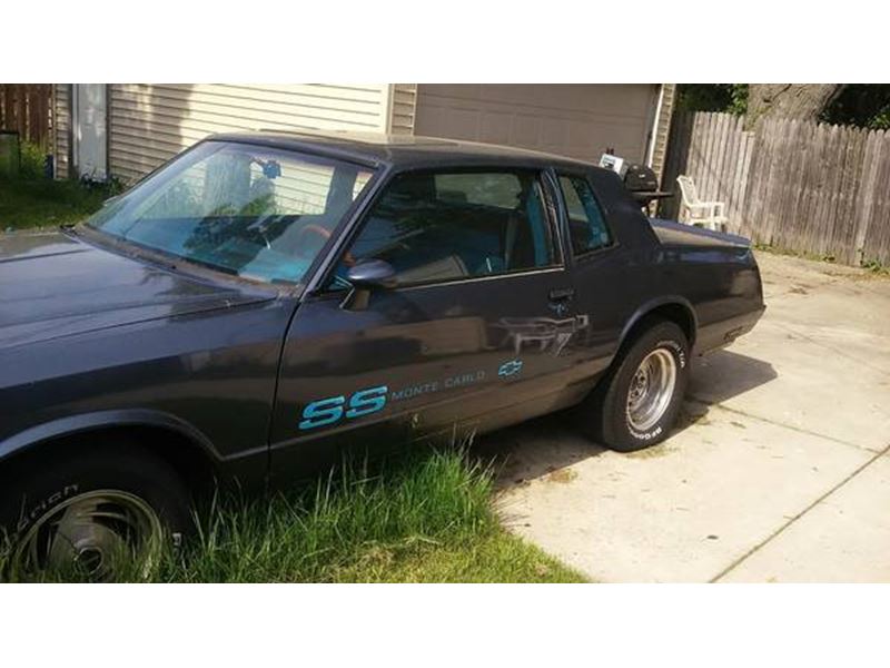 1984 Chevrolet Monte Carlo for sale by owner in Southfield