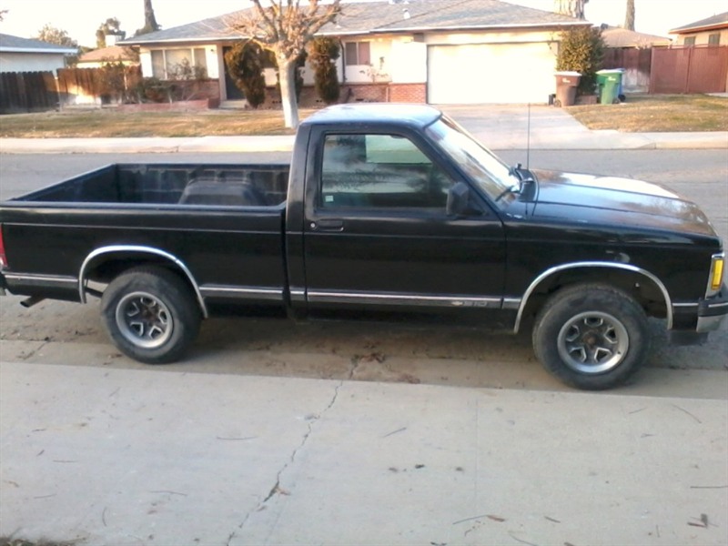 1993 Chevrolet S-10 for sale by owner in FRESNO