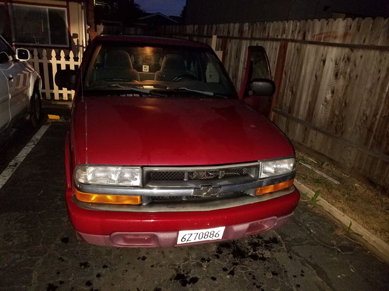 1999 Chevrolet S-10 for sale by owner in Hayward