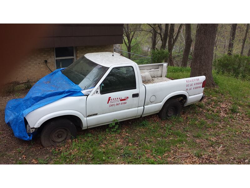 2000 Chevrolet S-10 for sale by owner in MOUNT AIRY