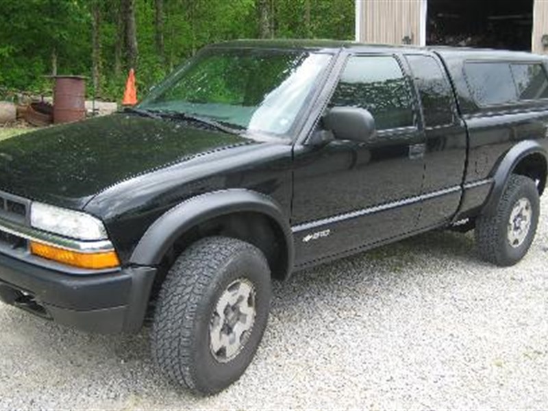 2002 Chevrolet S-10 for sale by owner in TIFFIN