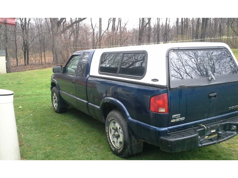 2003 Chevrolet S-10 for sale by owner in Meadville