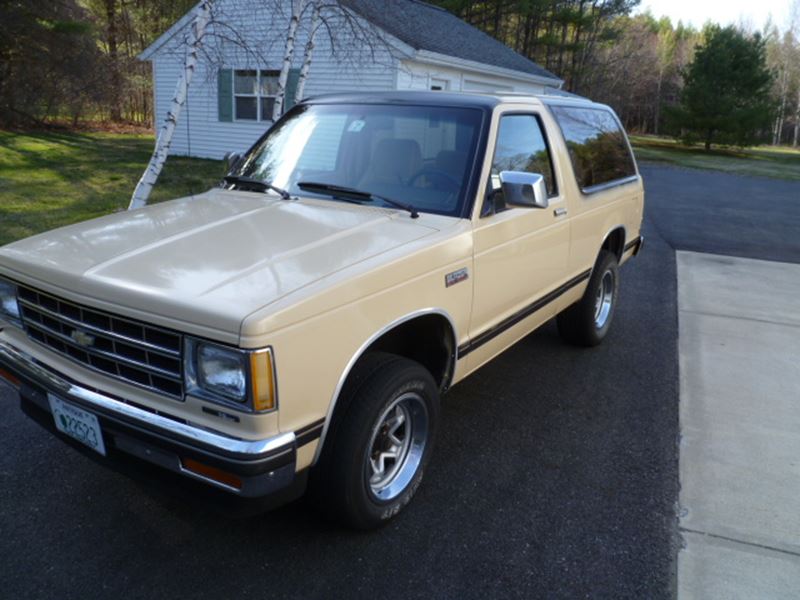 1986 Chevrolet S10 Blazer Classic Car by Owner Swanzey, NH 03446