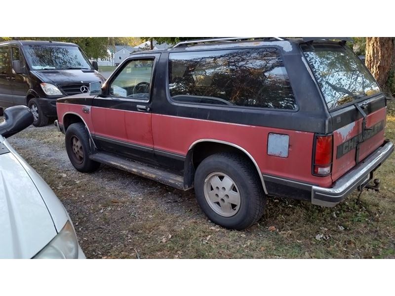 1989 Chevrolet S-10 Blazer for sale by owner in Knoxville