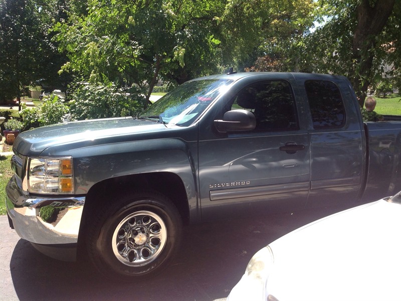2013 Chevrolet Silverado 1500 for sale by owner in ROUND LAKE