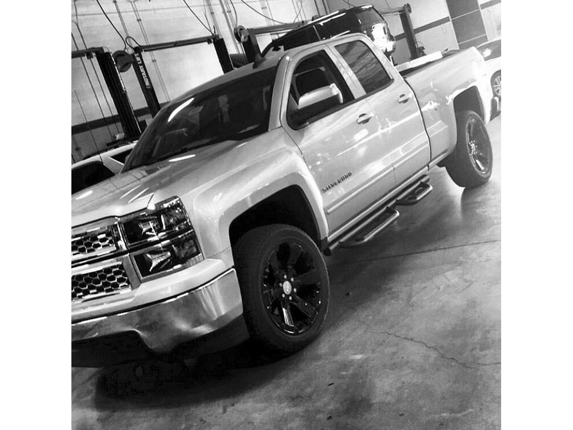 2015 Chevrolet Silverado 1500 for sale by owner in Goodyear
