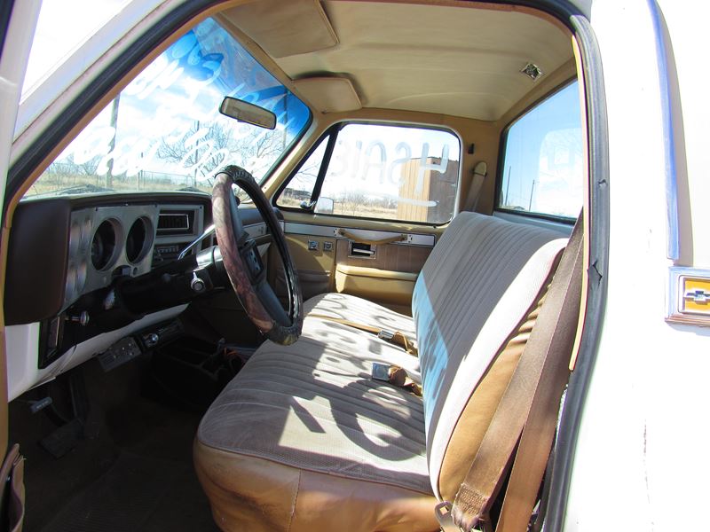 1984 Chevrolet Silverado for sale by owner in Amarillo