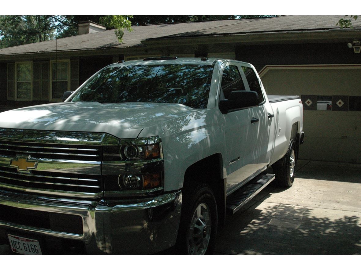 2016 Chevrolet Silverado 2500HD for sale by owner in Youngstown