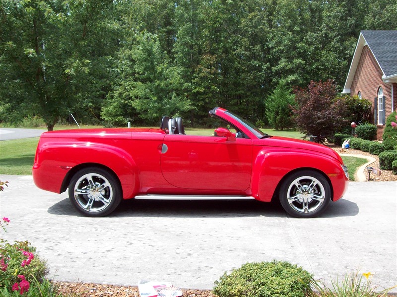 2005 Chevrolet SSR for sale by owner in MANCHESTER