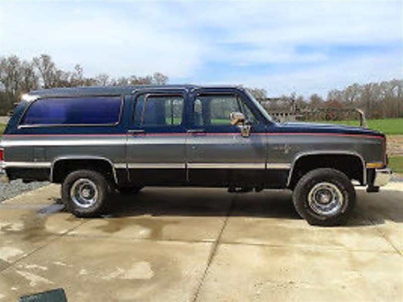 1987 Chevrolet Suburban 1500 for sale by owner in BATON ROUGE