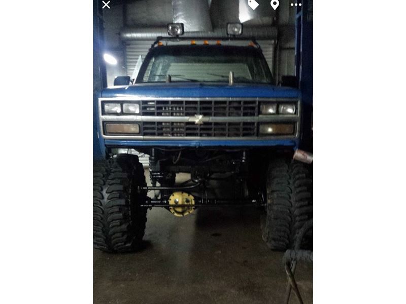 1989 Chevrolet Suburban for sale by owner in Colfax